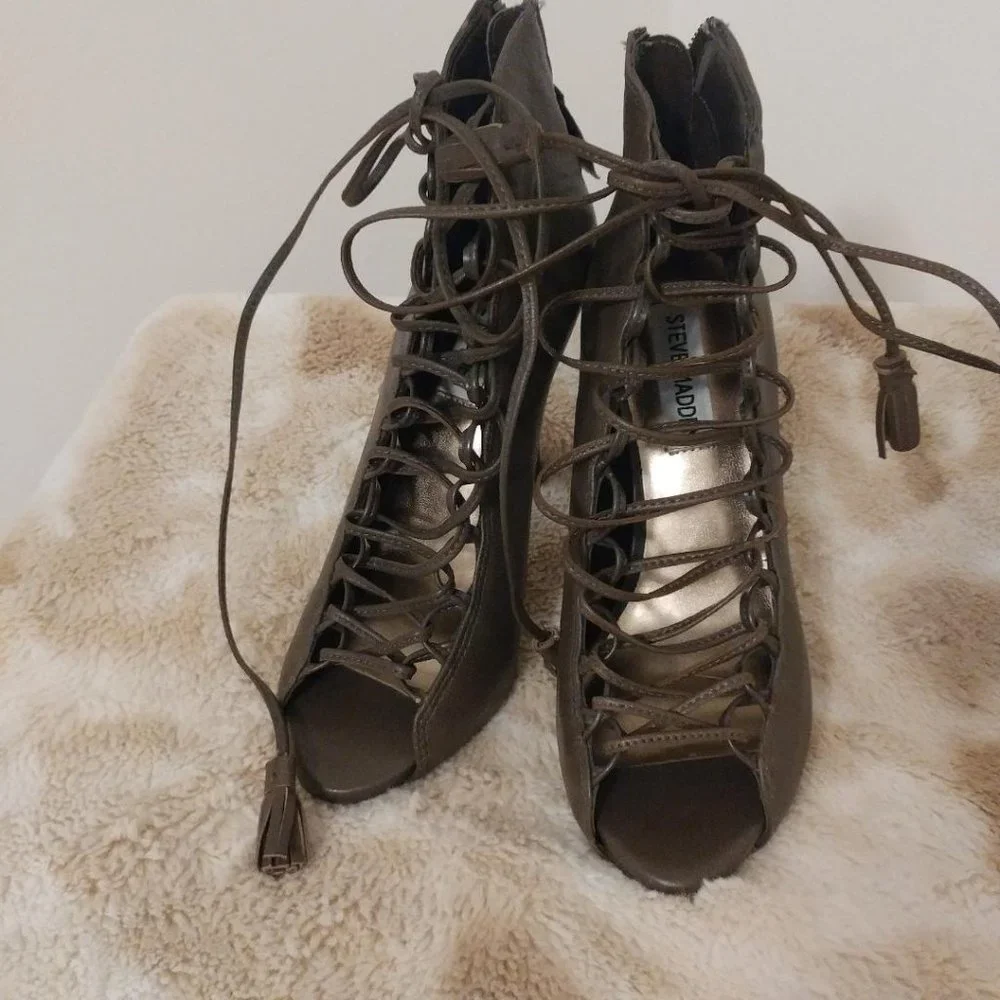 Steve Madden Rebecka Size 6